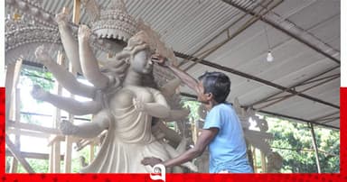 প্রতিমা গড়তে ব্যস্ত বাহুবলের শিল্পীরা