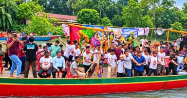 অশ্রুভেজা বিদায়ে শেষ ভাঙ্গুড়ার দুর্গোৎসব