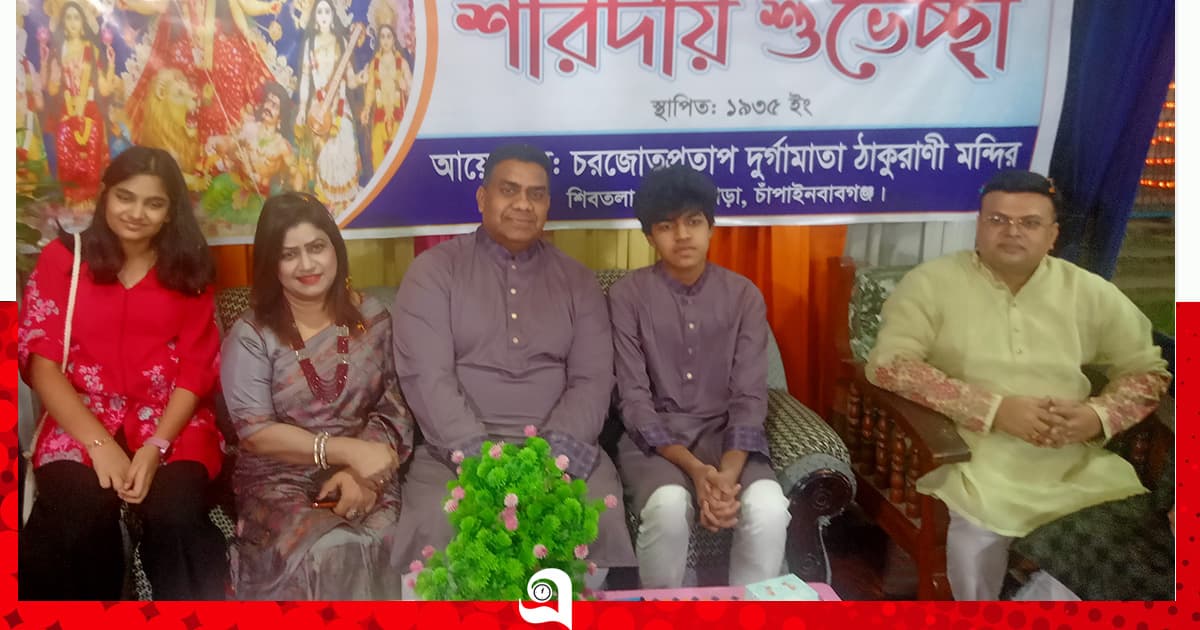 চাঁপাইনবাবগঞ্জে পূজামণ্ডপে ডিআইজি