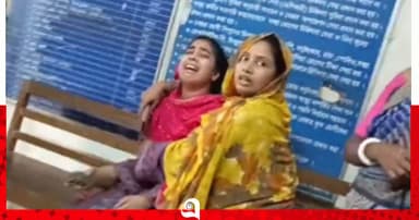 কাঠবোঝাই ভ্যান উল্টে দিনমজুর নিহত