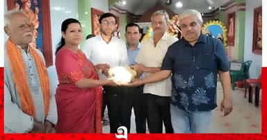 বাগাতিপাড়ায় পূজামণ্ডপ পরিদর্শনে জেলা প্রশাসক