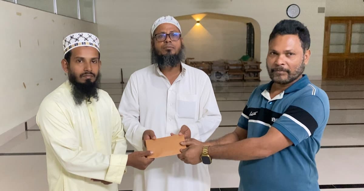 মঠবাড়িয়ায় হিফজুল কোরআন প্রতিযোগিতায় অনুদান