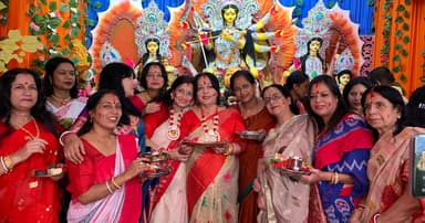 পদ্মায় বিসর্জনে শেষ হলো দুর্গোৎসব