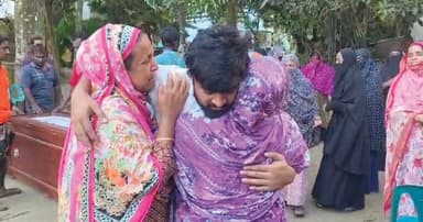 কফিনে ফিরলেন প্রবাসীরা, স্বজনদের কান্নায় ভারী আত্রাই