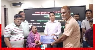 প্রধানমন্ত্রীর উপহার পেলেন বেড়ার সনাতন ধর্মাবলম্বীরা