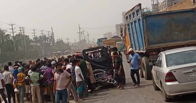 ট্রাকের সঙ্গে অটোরিকশার মুখোমুখি সংঘর্ষ, নিহত ২