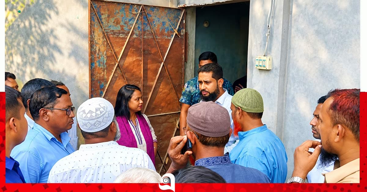 অবৈধভাবে মজুদ সার জব্দ, গুদাম সিলগালা