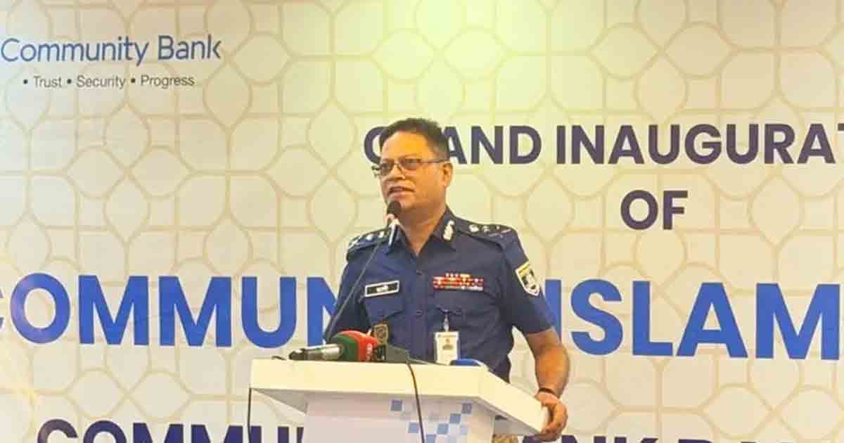 ‘সরকার অনুমতি দিলে ক্রসফায়ার করতেও পিছপা হবে না পুলিশ’