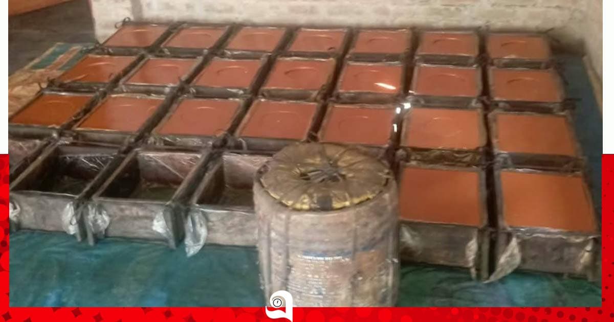 অভিযানেও থামছে না ভেজাল গুড় তৈরি