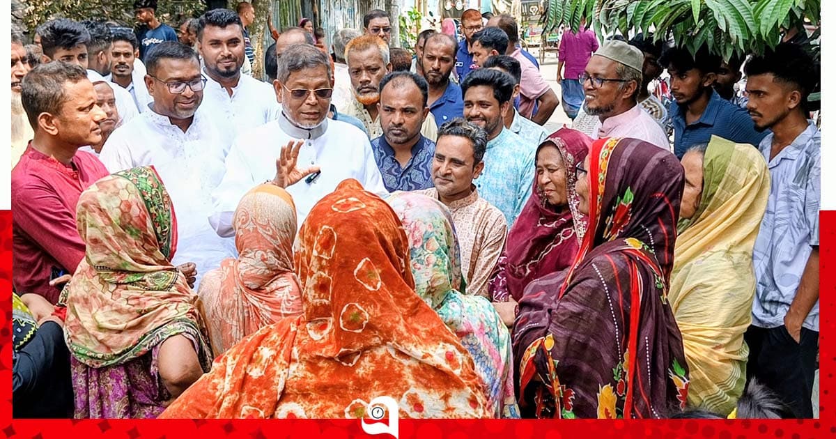 আগুনে ক্ষতিগ্রস্থদের পাশে জনপ্রতিনিধি ও প্রশাসন