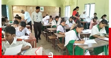 রাউজানে কুইজ প্রতিযোগিতায় শিক্ষার্থীদের ঢল