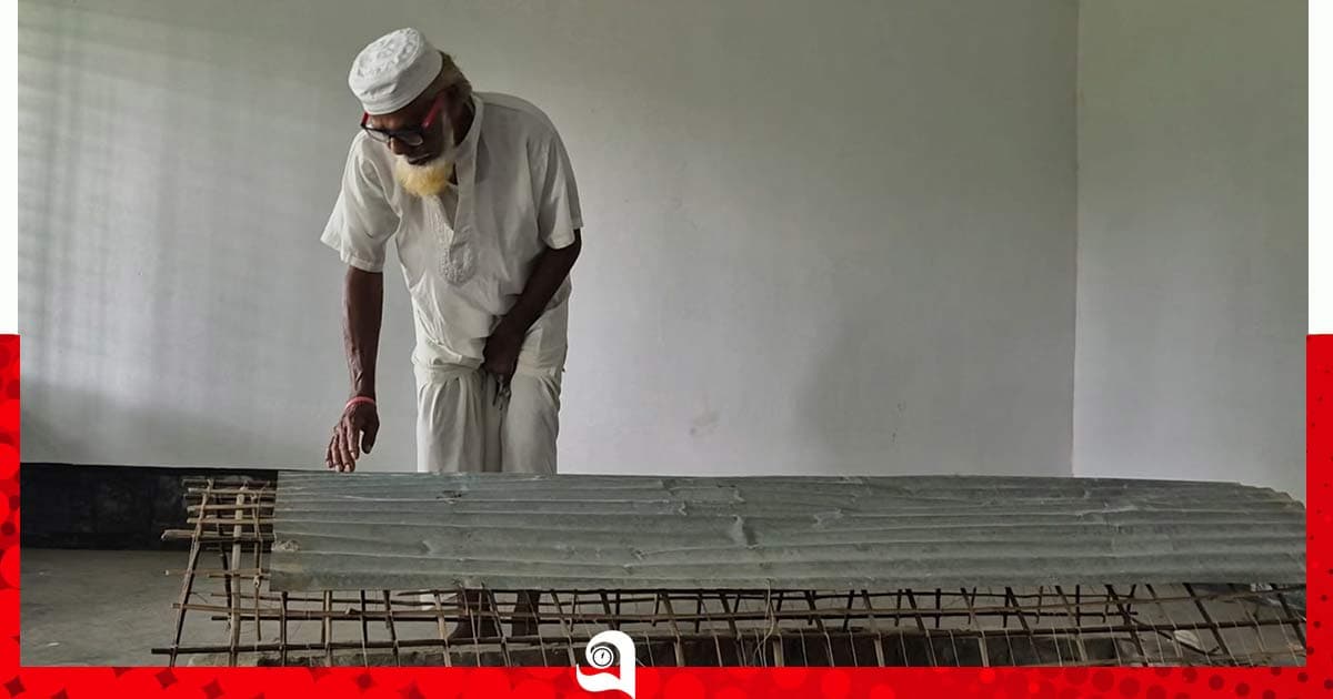 নিজের কবর নিজেই খুঁড়ে মৃত্যুর অপেক্ষায় রহিম