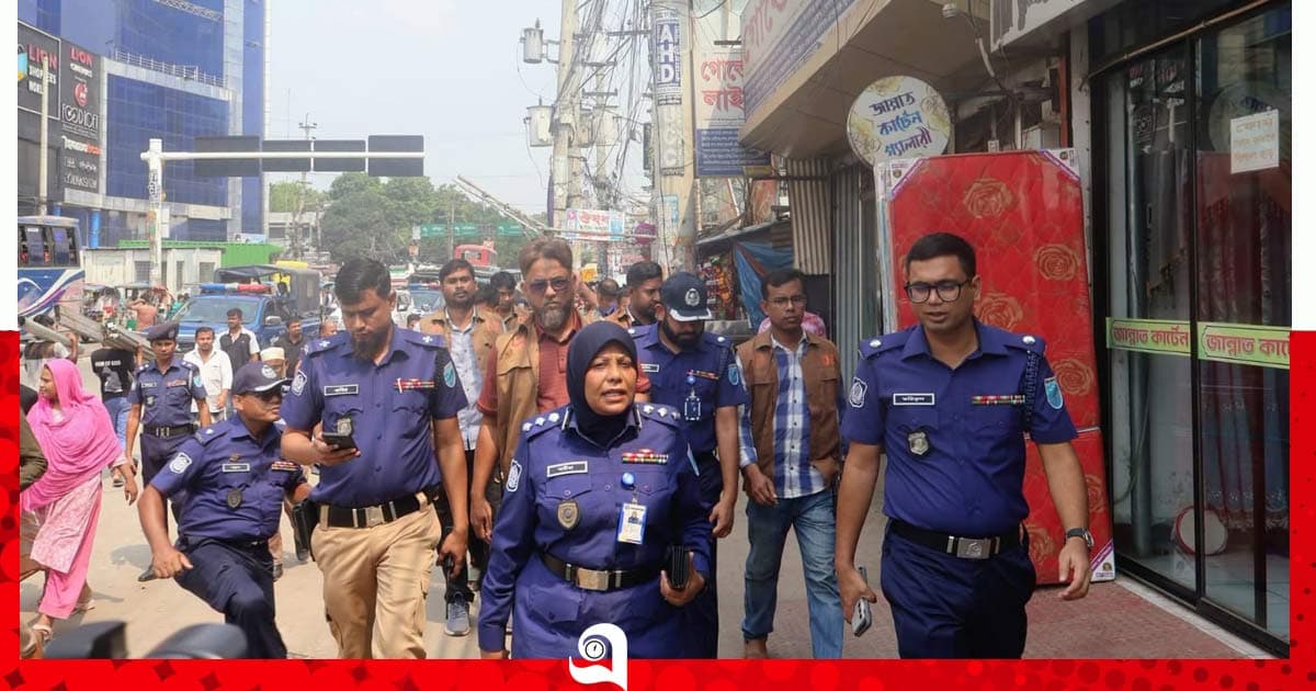 কেরানীগঞ্জ দক্ষিণে যানজট নিরসনে মাঠে এসপি শামীমা পারভীন