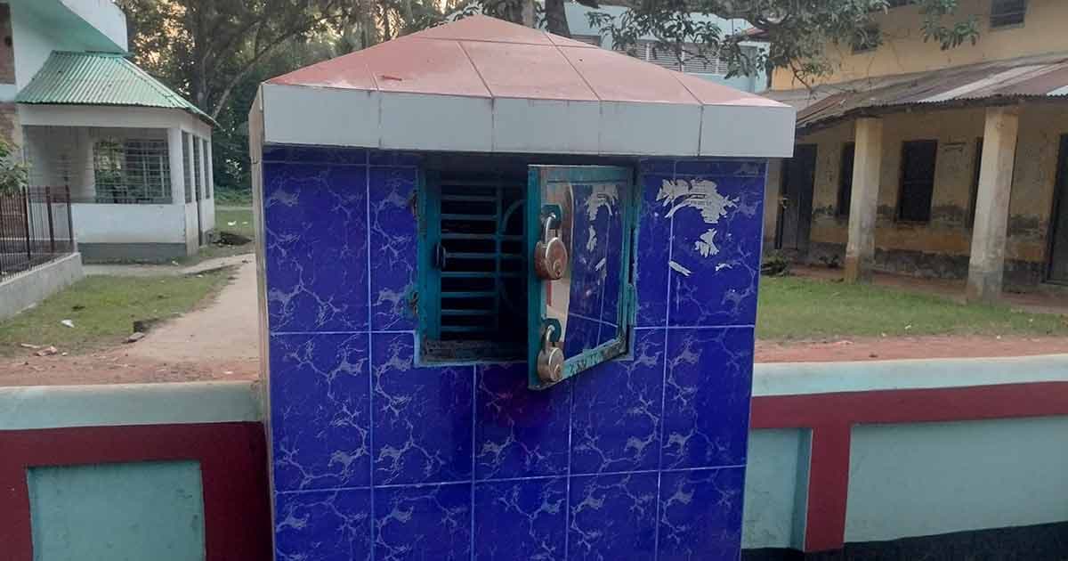 উপজেলা পরিষদ চত্বরে মসজিদের দানবাক্সে চুরি