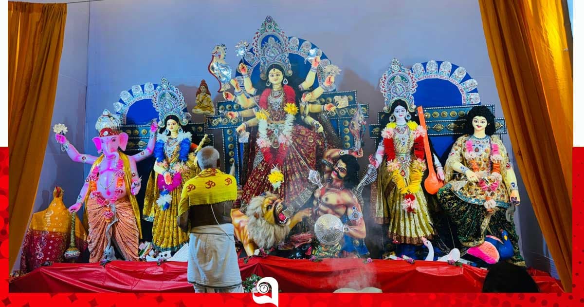 মণ্ডপে মণ্ডপে উৎসবের আমেজ, আজ মহাষ্টমী