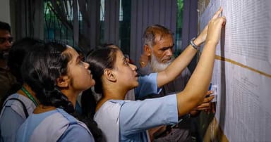 এইচএসসির ফল প্রকাশ আজ, অপেক্ষায় পৌনে ১৩ লাখ পরীক্ষার্থী