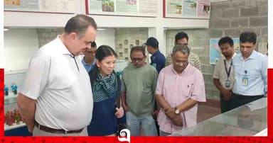 ঠাকুরগাঁওয়ে লোকায়ন জাদুঘর পরিদর্শন মার্কিন রাষ্ট্রদূতের