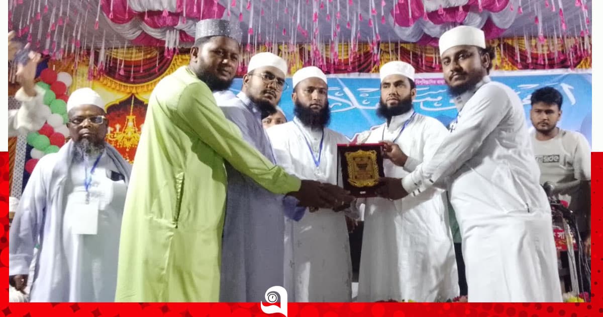 গাইবান্ধায় তরুণ ও প্রবীণ ওলামায়ে কেরামের উদ্যোগে সীরাতুন্নবী (সা.) মাহফিল