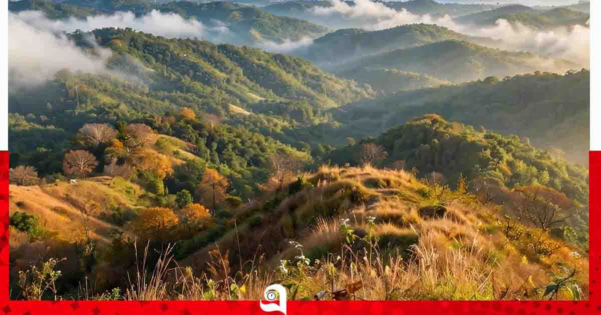 শরতের সীতাকুণ্ডে মেঘের অপরূপ রূপকাব্য