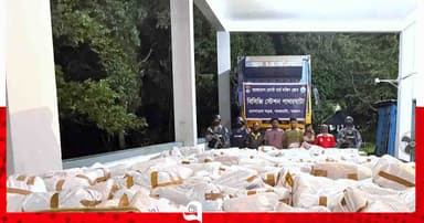 পাথরঘাটায় ৭ কোটি টাকার ভারতীয় শাড়ি-পাঞ্জাবি জব্দ, আটক ৫
