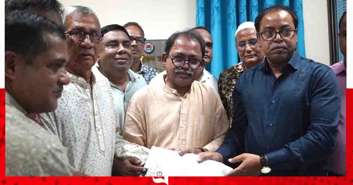 ঠাকুরগাঁও-১ আসনে মনোনয়নপত্র জমা দিলেন মির্জা ফয়সল