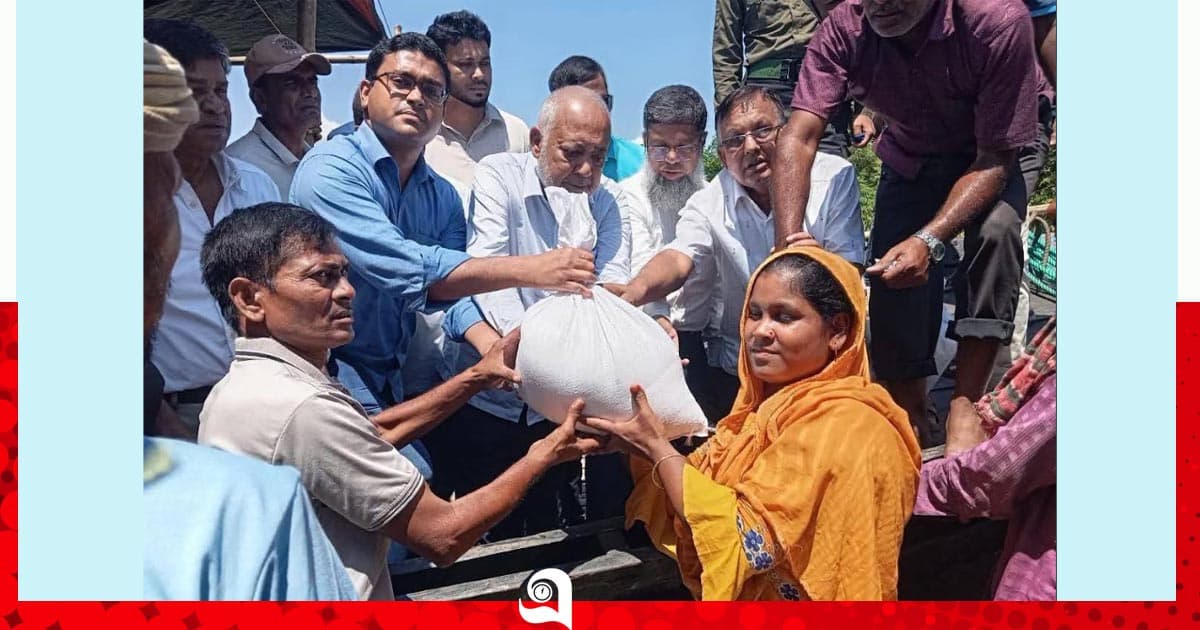 পদ্মার পানি কমলেও, কমেনি মানুষের দুর্ভোগ
