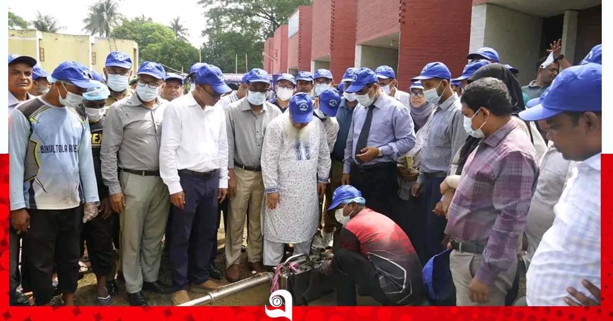বাকৃবিতে পরিষ্কার-পরিচ্ছন্নতা ও মশক নিধন অভিযান