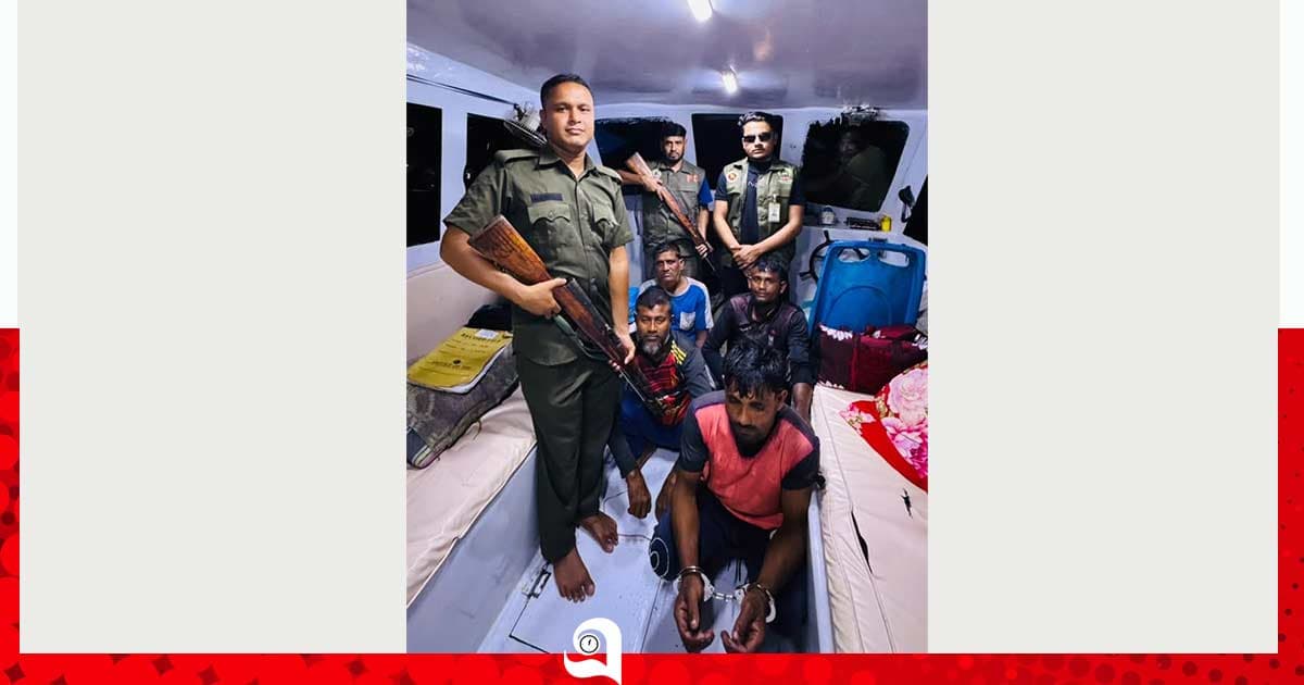 সুন্দরবনে মাছ ধরায় চার জেলে আটক