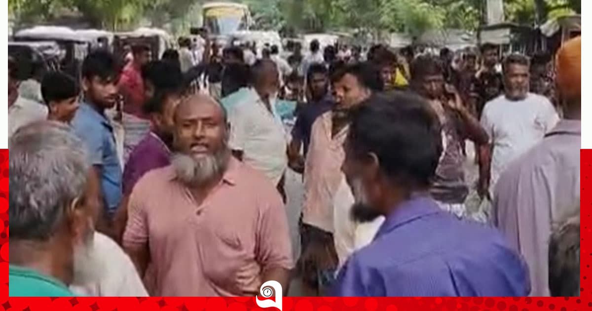 লালমনিরহাটে সারের দাবিতে মহাসড়ক অবরোধ