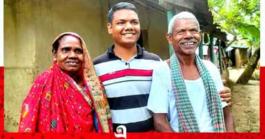‘বেটার জন্যি বুক গর্বে ফুলে উঠিছে’