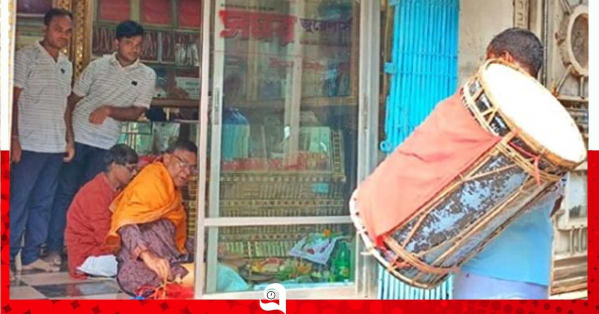 পূজা-অর্চনার মধ্য দিয়ে বিশ্বকর্মা পূজা পালন