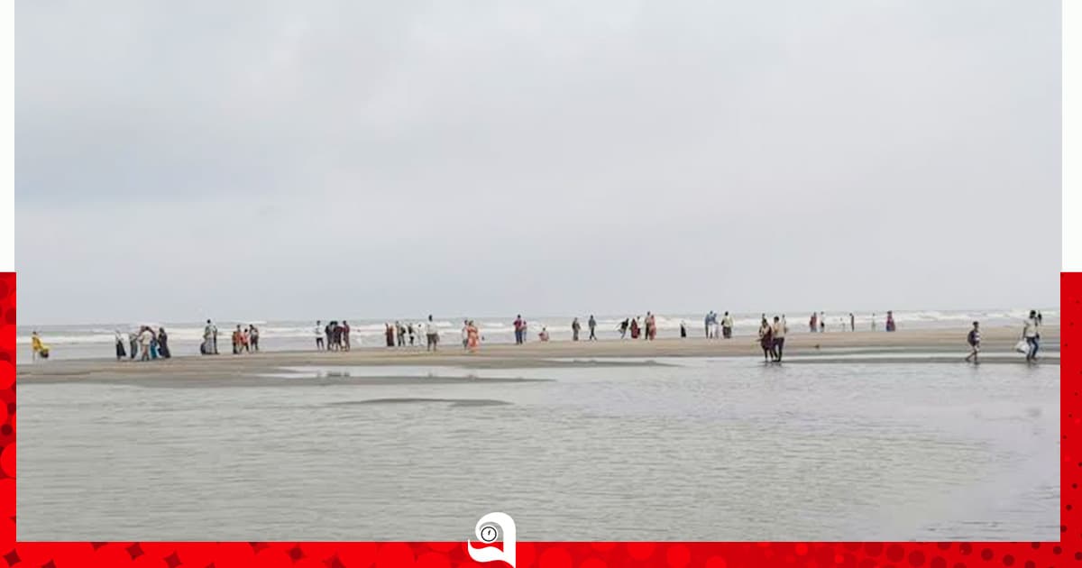 কক্সবাজারের সৈকতে ভেসে এলো ৩ মরদেহ